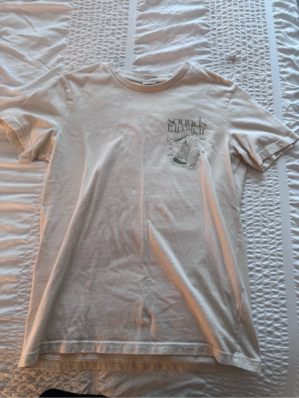 Cream Short Sleeve Graphic Tee with 'Sounds Familiar' Detail